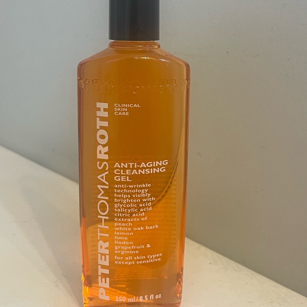 Peter Thomas Roth Brightening Orange Cleansing Gel